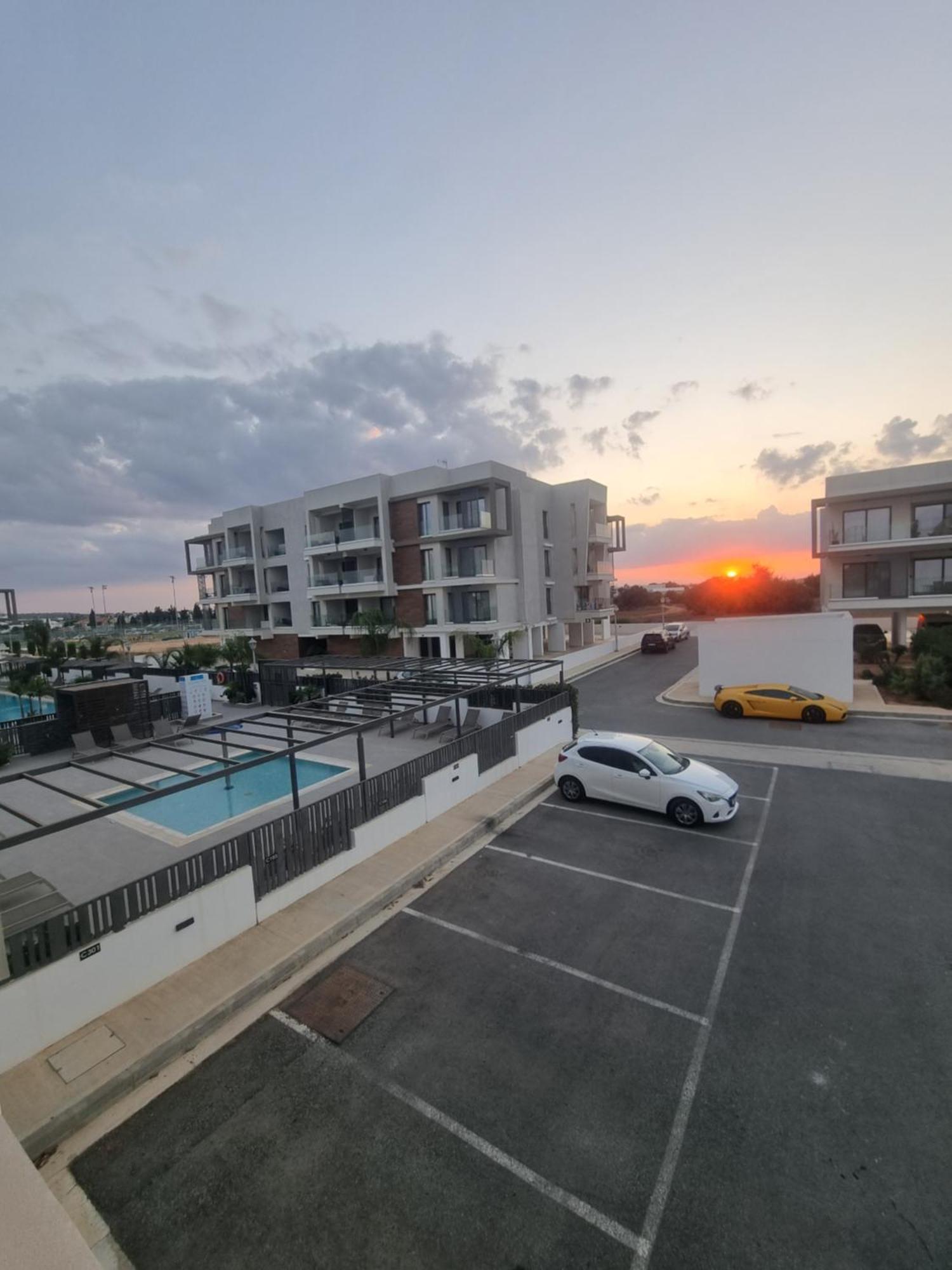 Cosmos Residence Paralimni Eksteriør billede