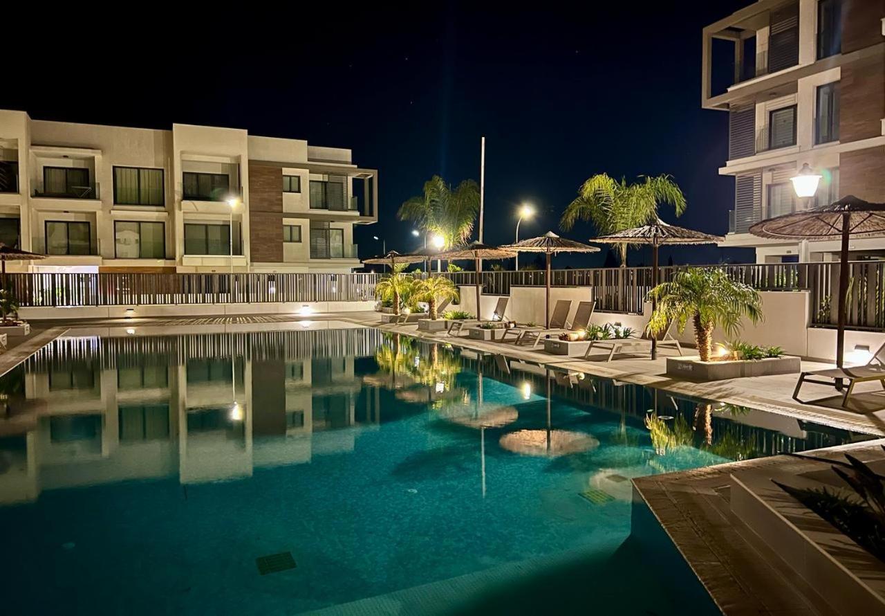 Cosmos Residence Paralimni Eksteriør billede